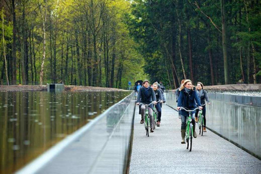 Innovatieve fietsroute door het water Innovatieve fietsroute door het water
